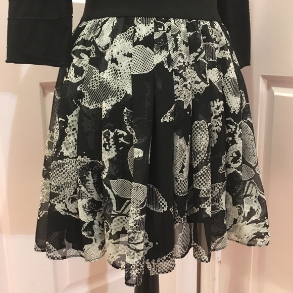 Limited Design Studio Skirt EUC! - Picture 3 of 5